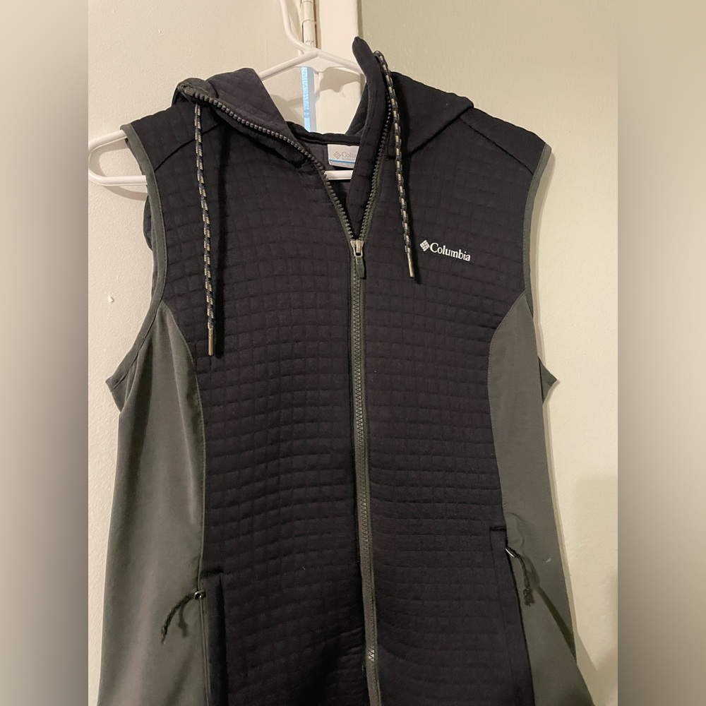 Columbia medium light weight vest